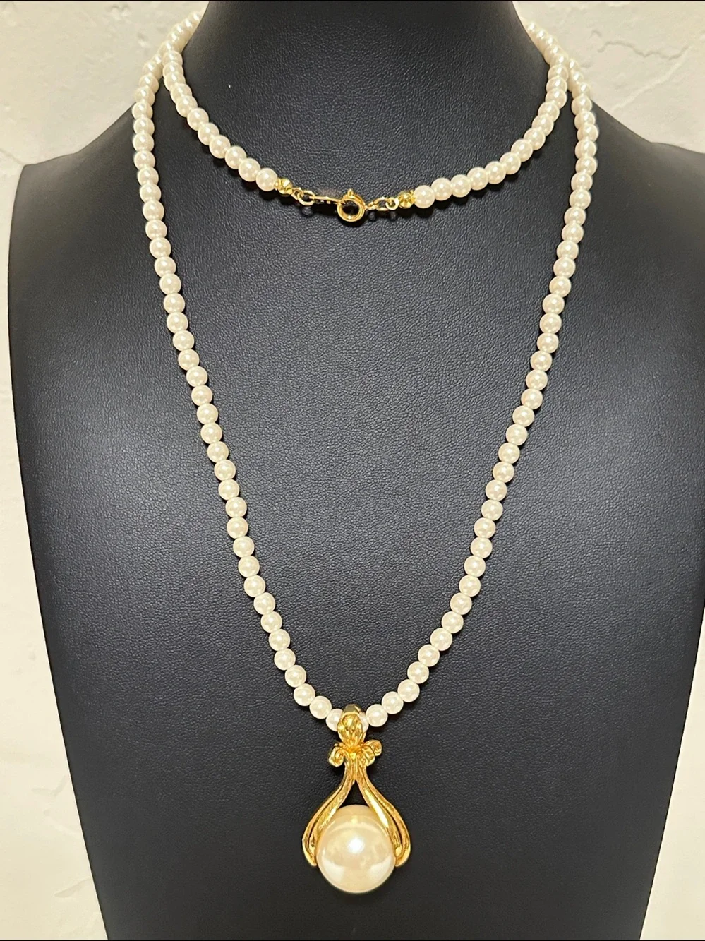 NR Avon Faux Pearl Drop Pendant Vintage Necklace